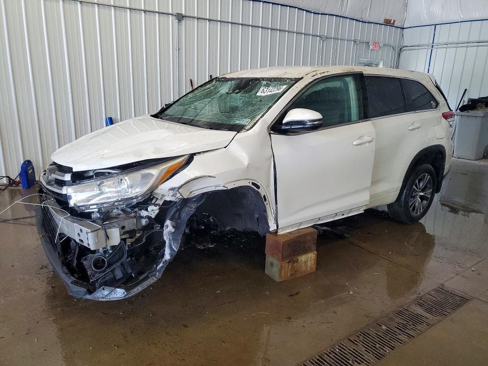 2017 TOYOTA HIGHLANDER LE PLUS - 1