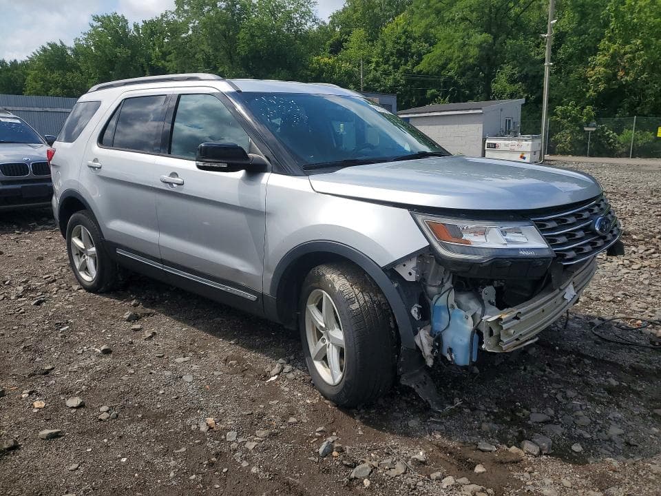2017 FORD EXPLORER XLT 4