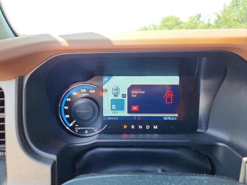 2024 FORD BRONCO OUTER BANKS 9