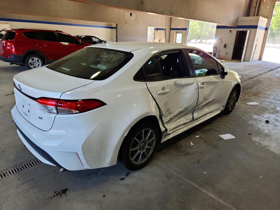 2021 TOYOTA COROLLA LE 3