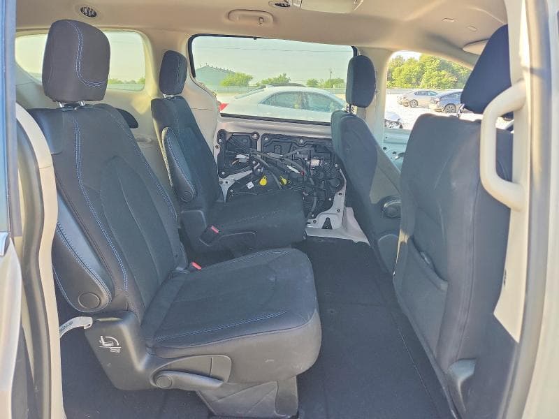 2021 CHRYSLER PACIFICA TOURING 11