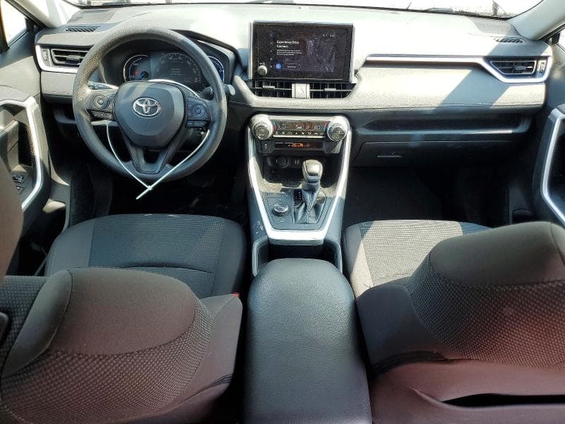 2023 TOYOTA RAV4 LE 8