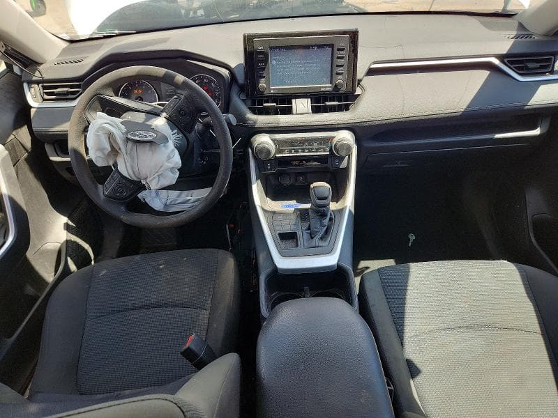 2022 TOYOTA RAV4 LE 8
