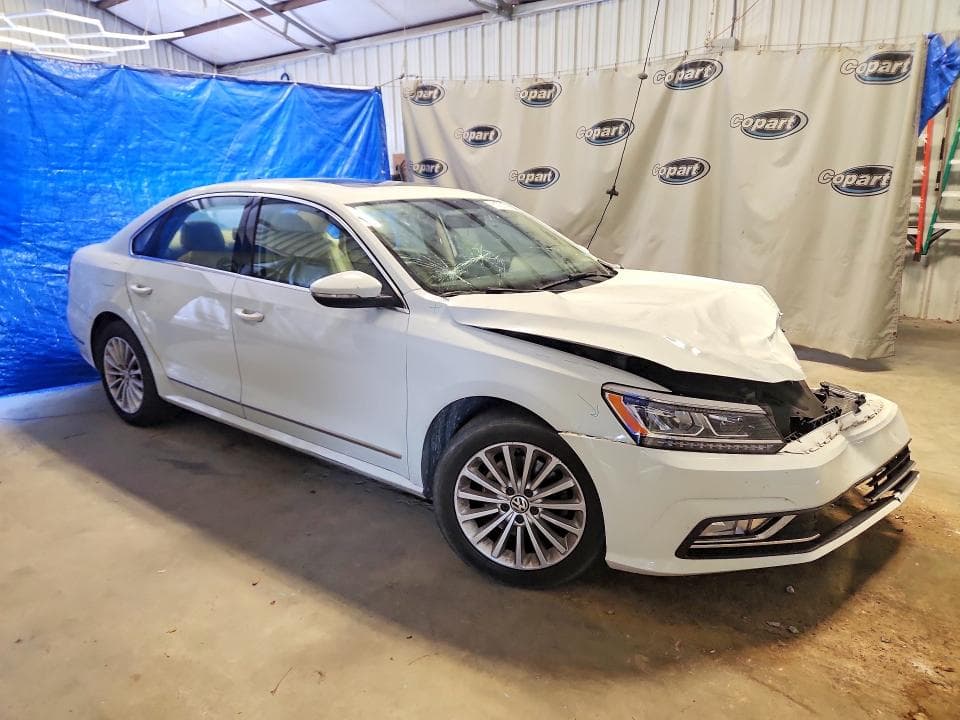 2017 VOLKSWAGEN PASSAT SE 4