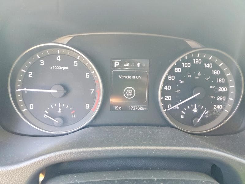 2017 HYUNDAI ELANTRA SE 9