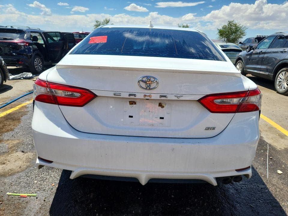 2019 TOYOTA CAMRY SE 6