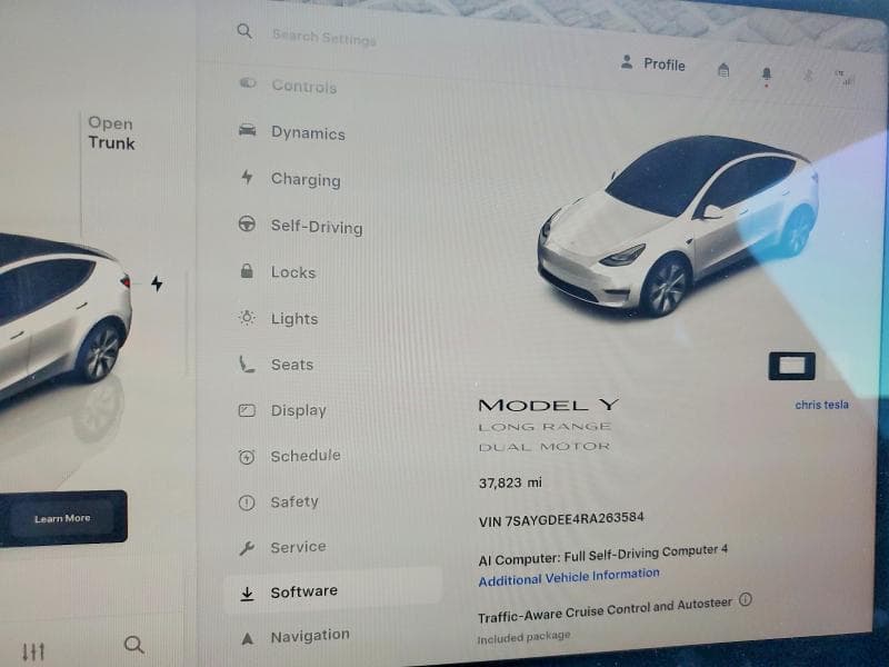 2024 TESLA MODEL Y 9