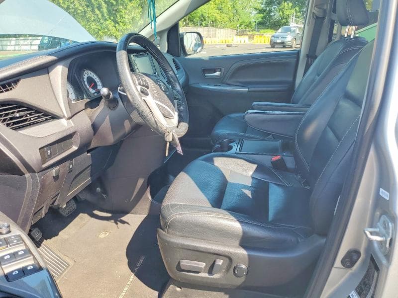 2019 TOYOTA SIENNA SE 8-PASSENGER 7