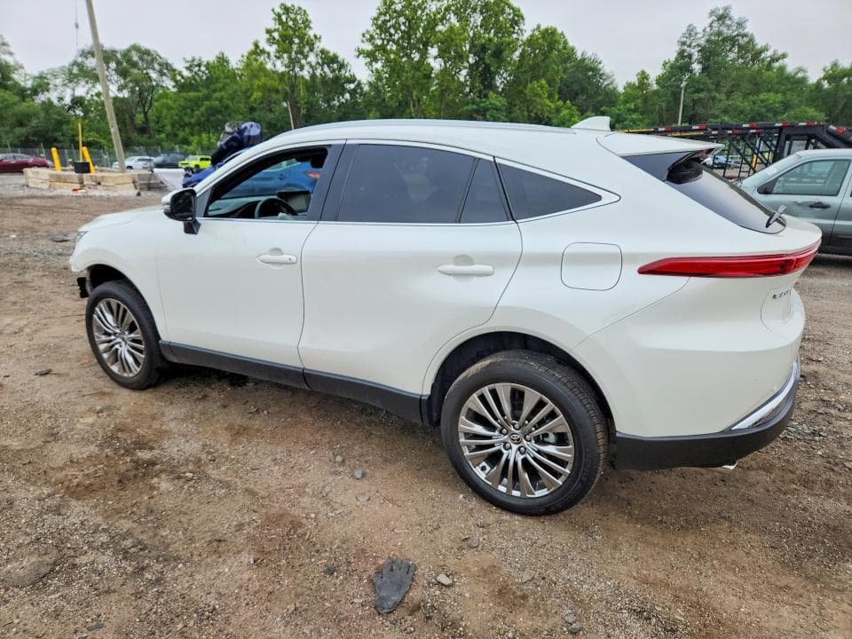 2022 TOYOTA VENZA XLE 2