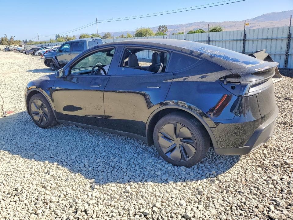 2026 TESLA MODEL Y 2