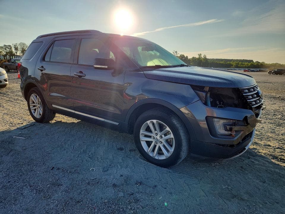 2017 FORD EXPLORER XLT 4
