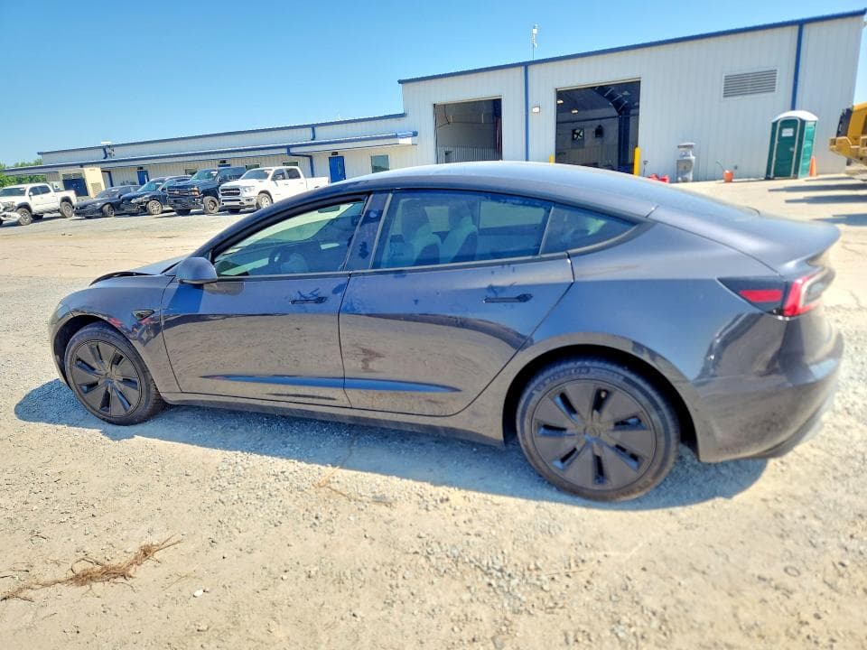 2026 TESLA MODEL 3 2