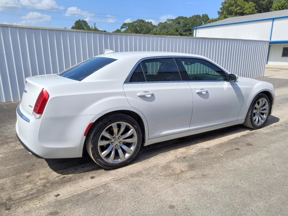 2018 CHRYSLER 300 TOURING 3