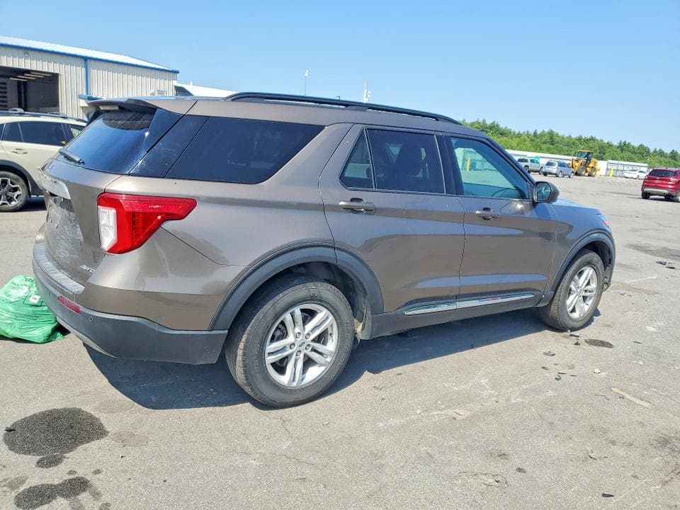 2021 FORD EXPLORER XLT 3