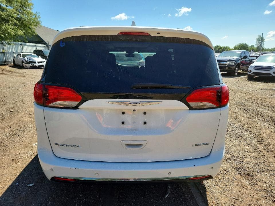 2019 CHRYSLER PACIFICA LIMITED 6