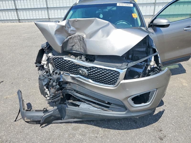 2017 KIA SORENTO LX 11