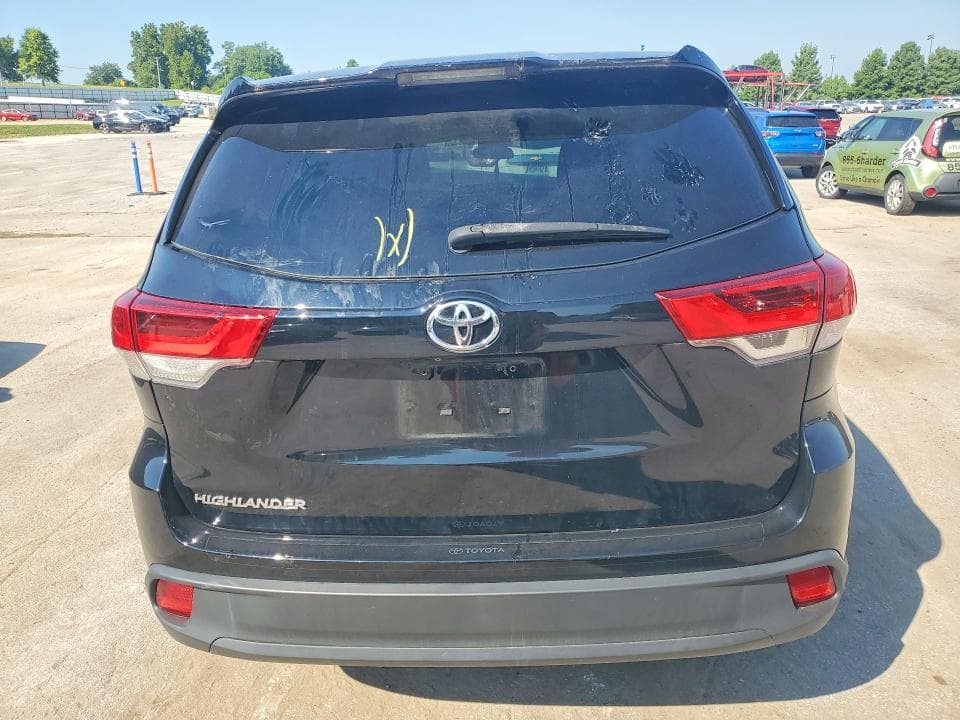 2018 TOYOTA HIGHLANDER LE 6