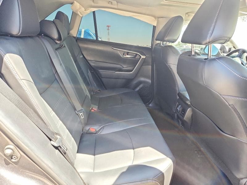 2021 TOYOTA RAV4 XLE PREMIUM 10