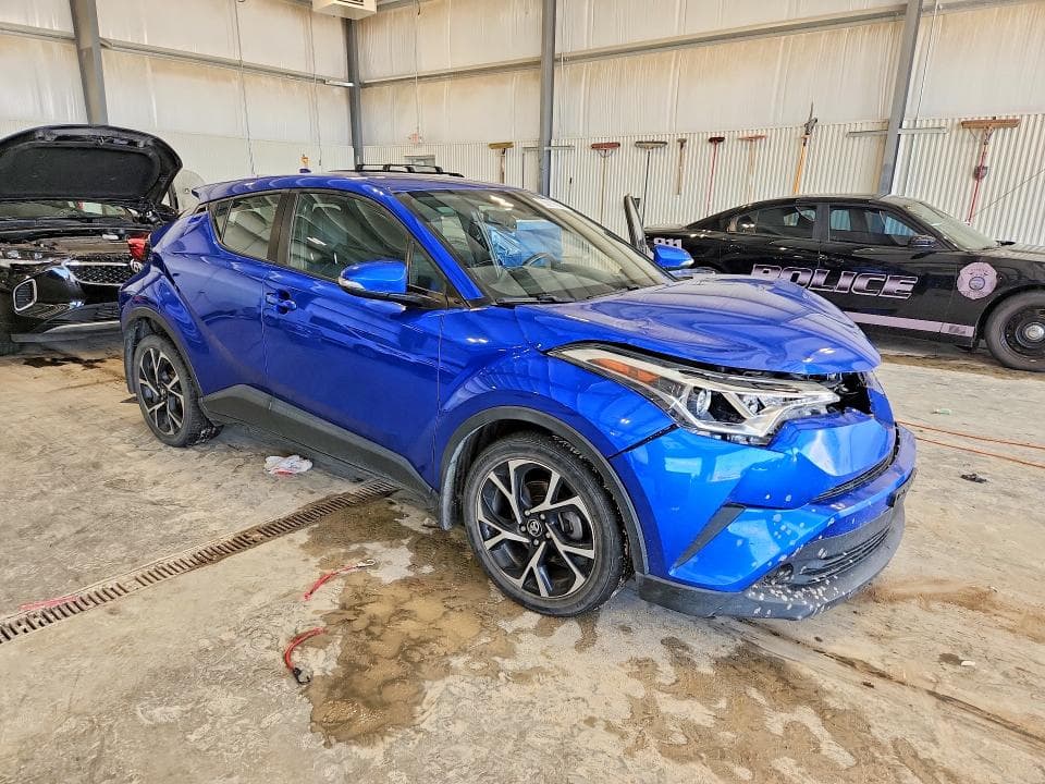 2018 TOYOTA C-HR XLE 4