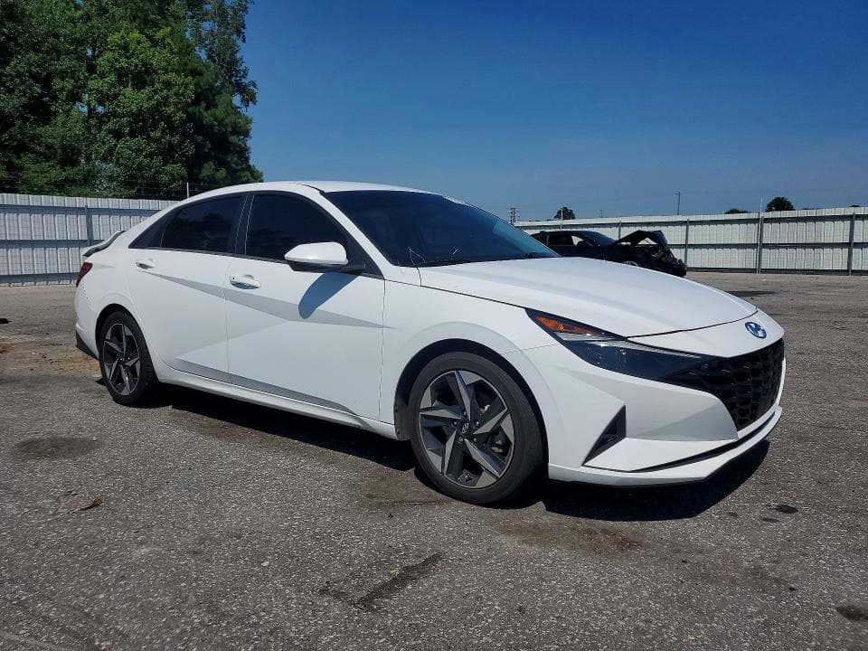 2023 HYUNDAI ELANTRA SEL 4