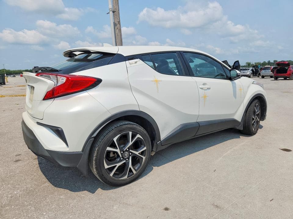 2018 TOYOTA C-HR XLE PREMIUM 3