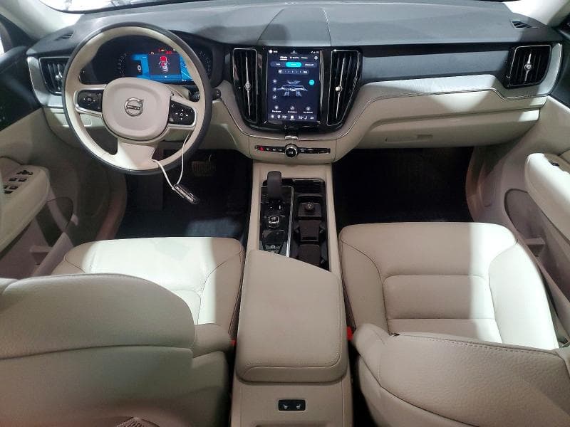 2025 VOLVO XC60 PLUS 8