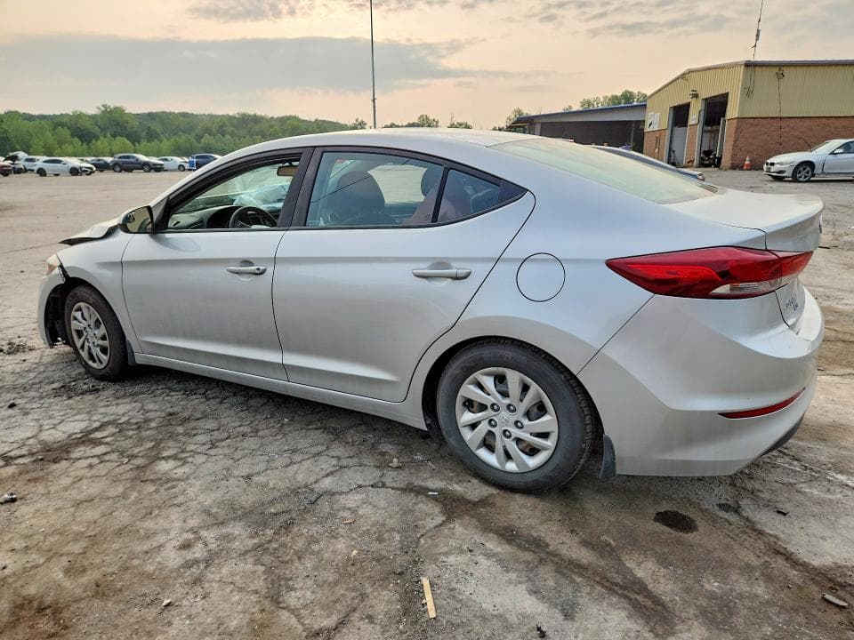 2018 HYUNDAI ELANTRA SE 2