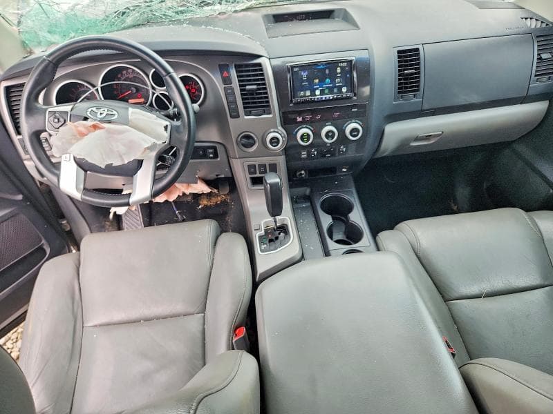 2017 TOYOTA SEQUOIA SR5 8
