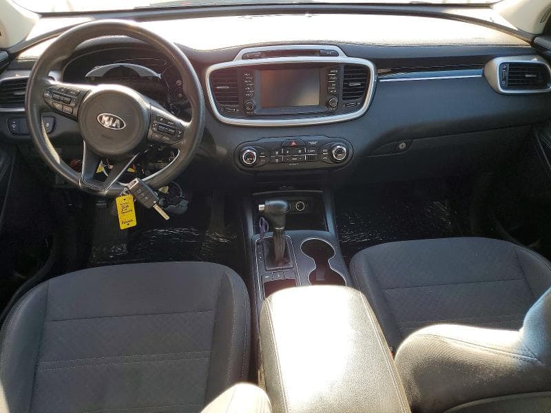 2018 KIA SORRENTO 8