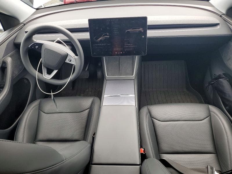 2026 TESLA MODEL Y 8