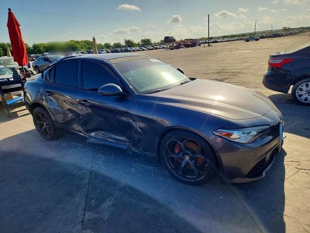 2018 ALFA ROMEO GIULIA TI 4