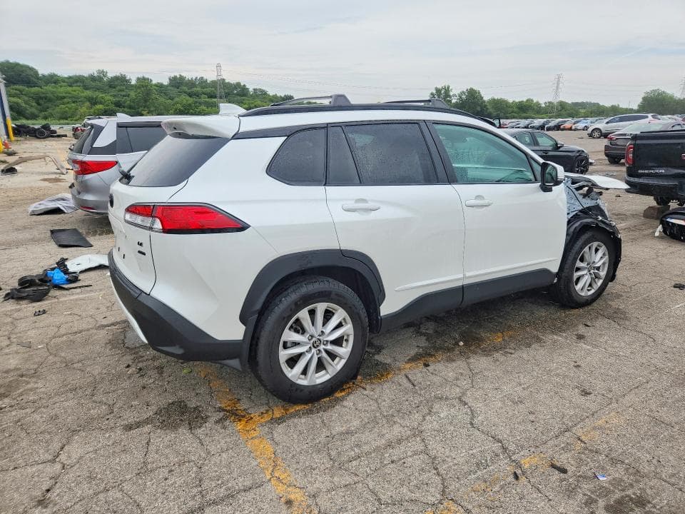 2022 TOYOTA COROLLA CROSS LE 3