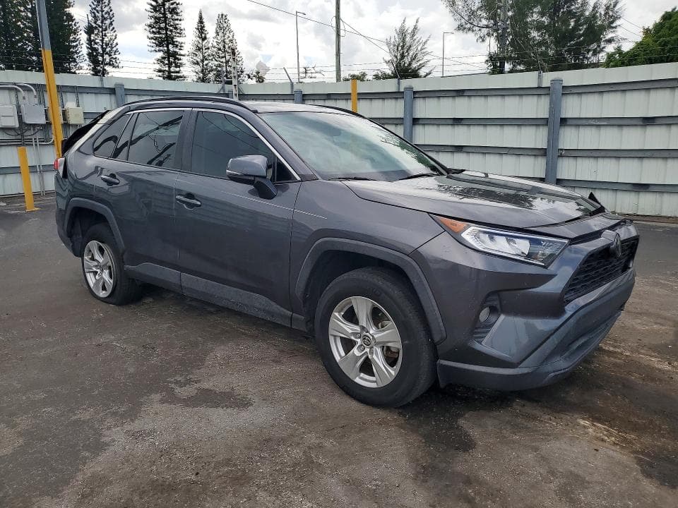 2021 TOYOTA RAV4 XLE 4