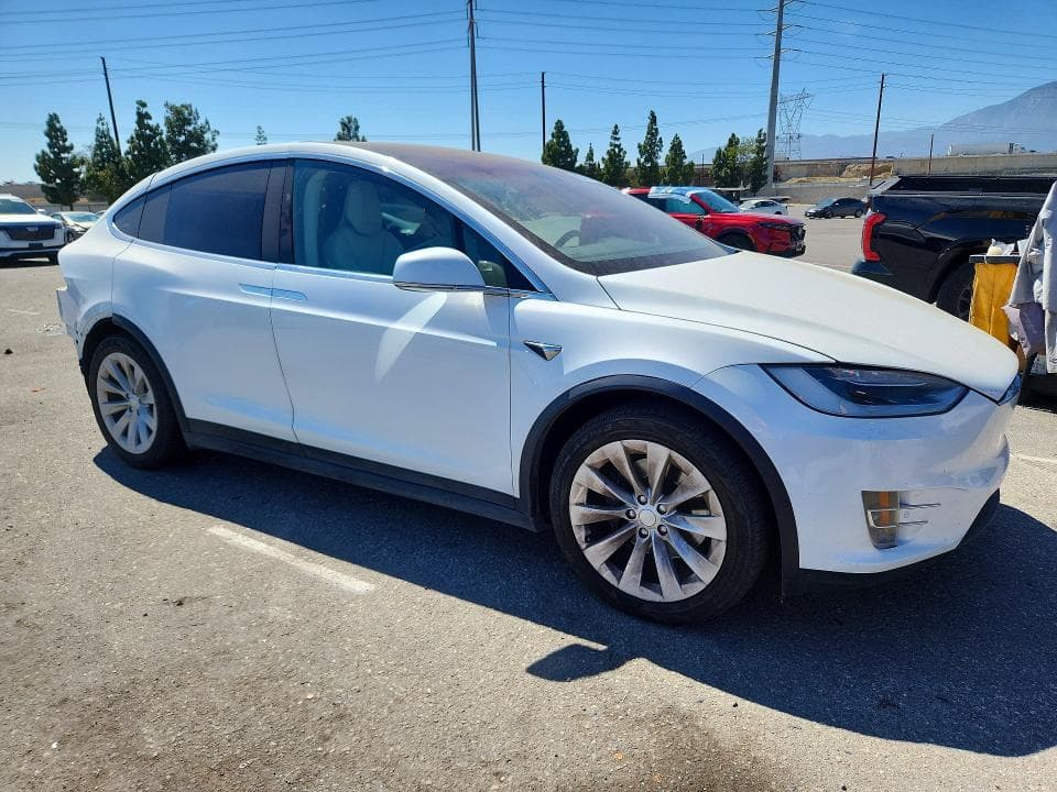2018 TESLA MODEL X 4