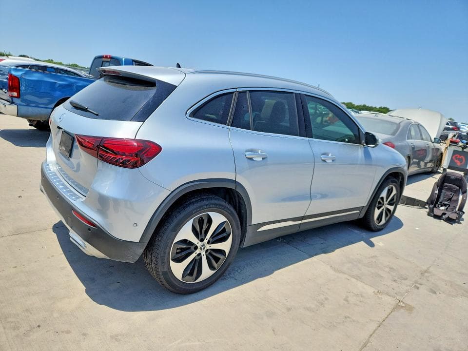 2025 MERCEDES-BENZ GLA 3