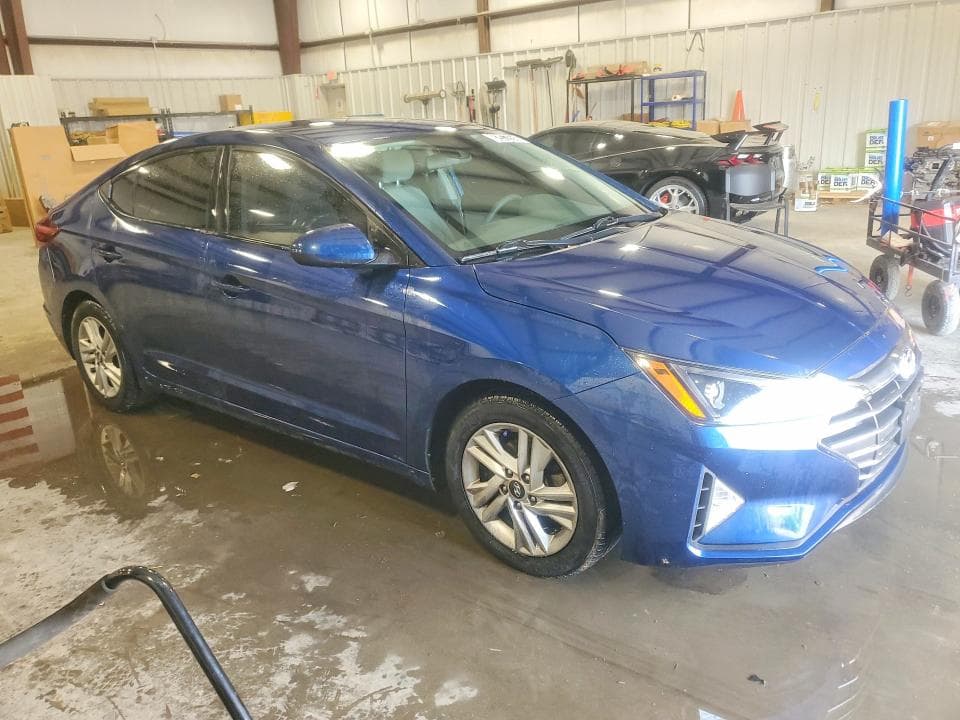 2020 HYUNDAI ELANTRA SEL 4
