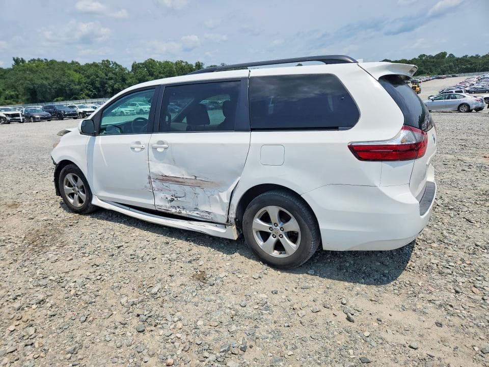 2020 TOYOTA SIENNA LE 2