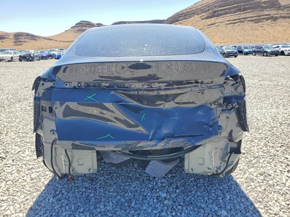 2026 TESLA MODEL Y 6