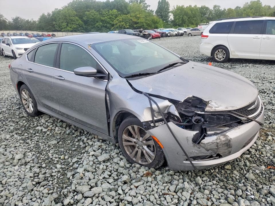 2017 CHRYSLER 200 LIMITED 4