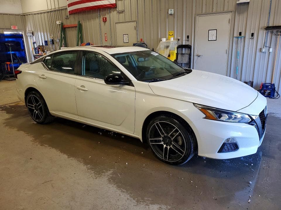 2021 NISSAN ALTIMA SR 4