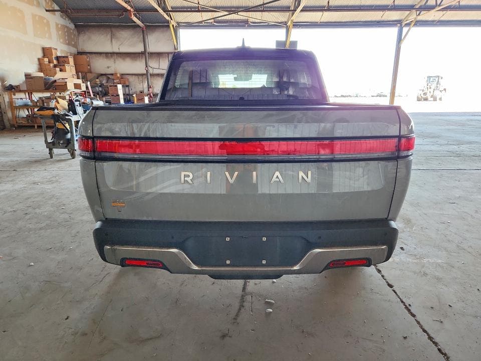 2024 RIVIAN R1T ADVENTURE 6