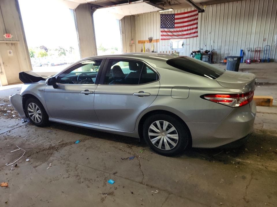 2019 TOYOTA CAMRY LE 2