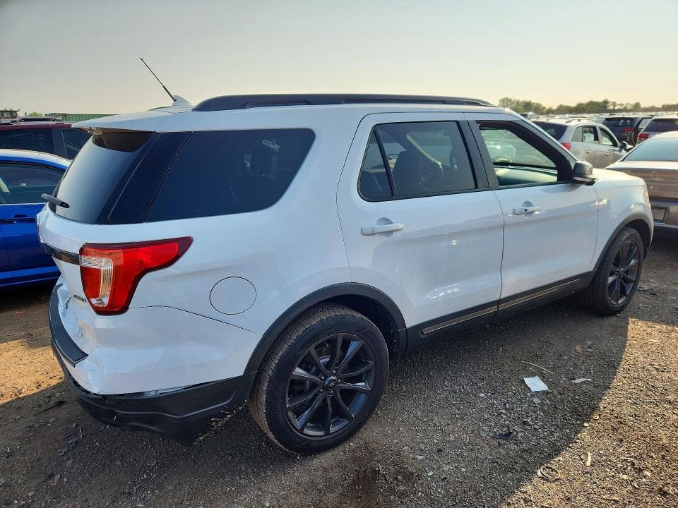 2018 FORD EXPLORER XLT 3