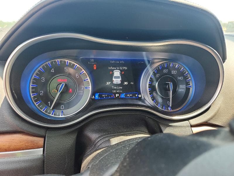 2019 CHRYSLER 300C 9