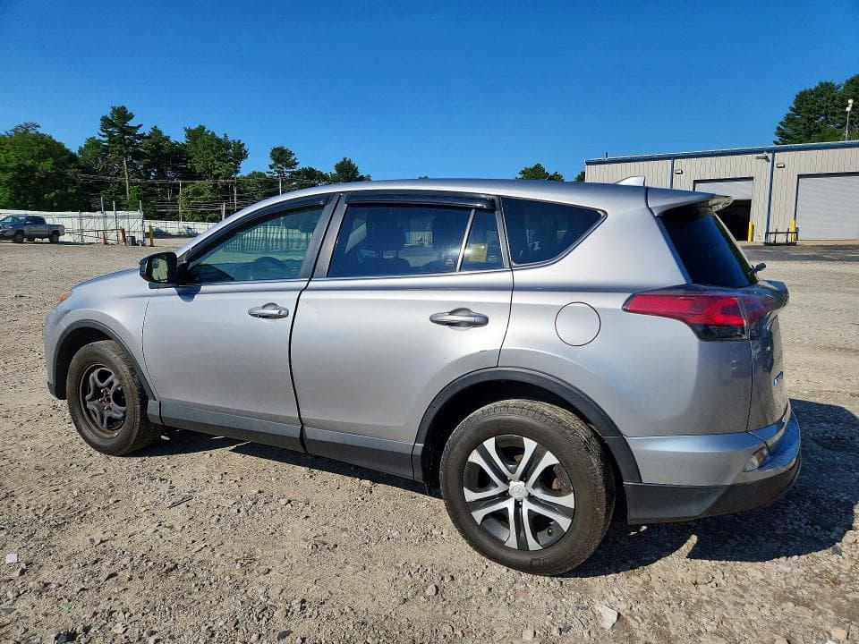 2018 TOYOTA RAV4 LE 2