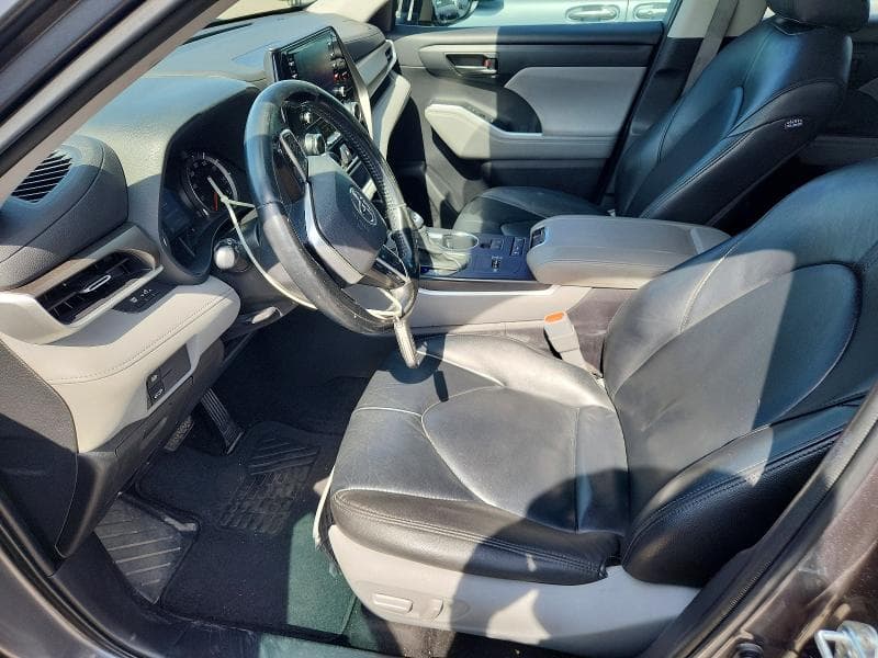 2022 TOYOTA HIGHLANDER LE 7