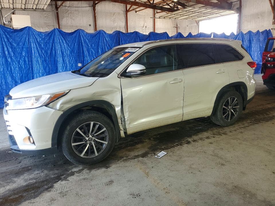 2017 TOYOTA HIGHLANDER XLE - 1