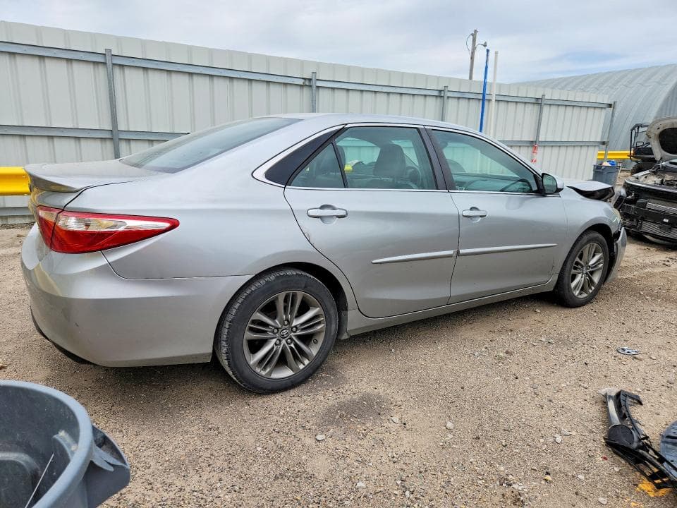 2017 TOYOTA CAMRY SE 3