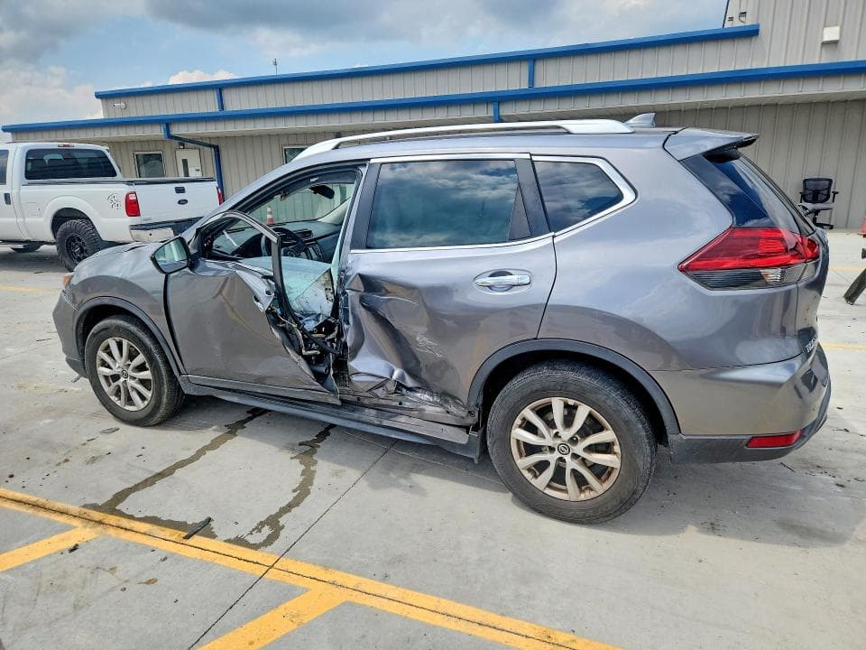 2018 NISSAN ROGUE SV 2