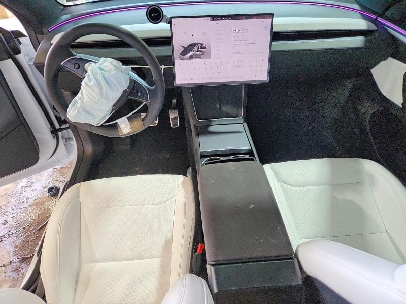 2026 TESLA MODEL Y 8